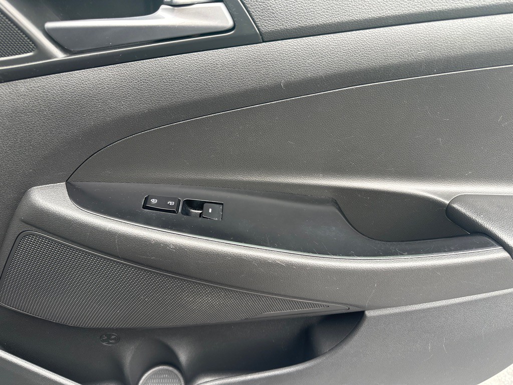 2016 Hyundai Tucson Image 12