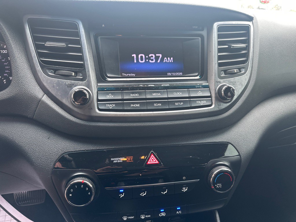 2016 Hyundai Tucson Image 16