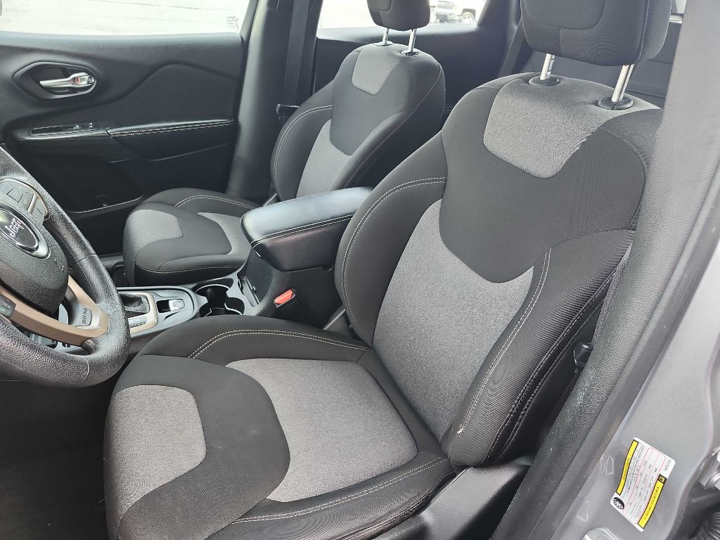 2015 Jeep Cherokee Image 12