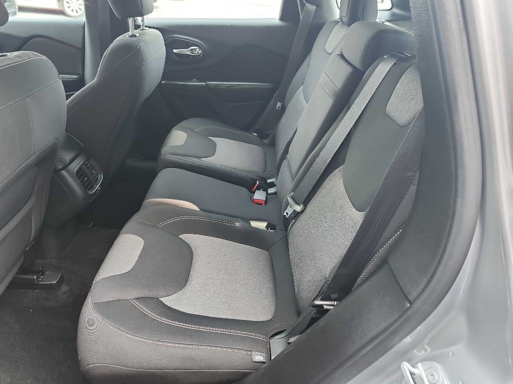 2015 Jeep Cherokee Image 14