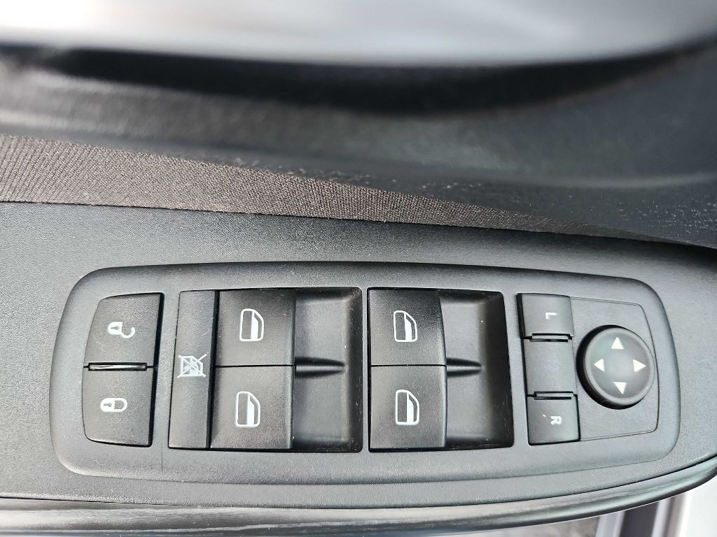 2015 Jeep Cherokee Image 17