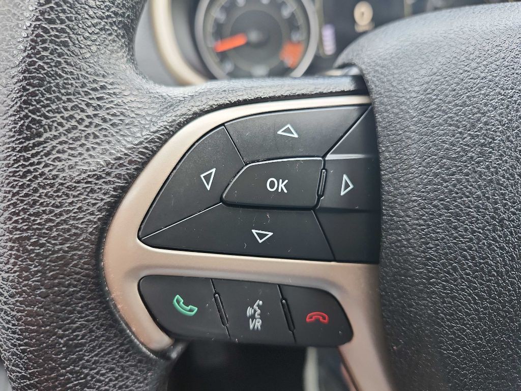 2015 Jeep Cherokee Image 28