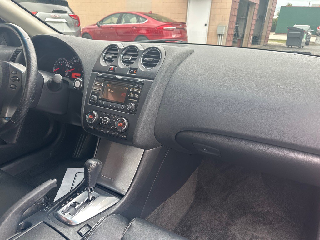 2012 Nissan Altima Image 10