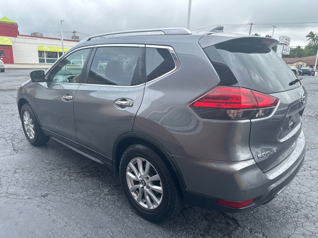 2017 Nissan Rogue Image 3