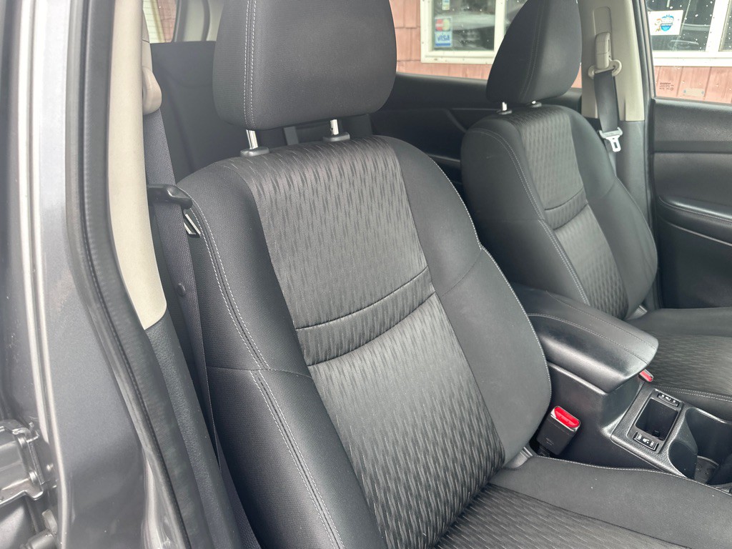 2017 Nissan Rogue Image 10