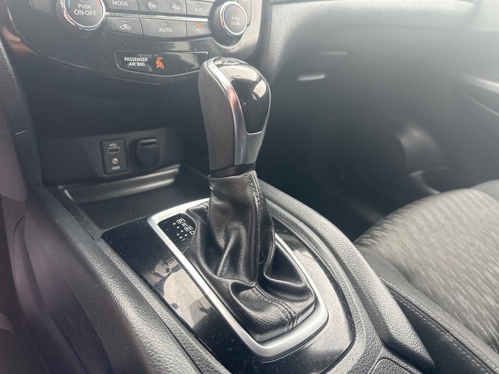 2017 Nissan Rogue Image 23
