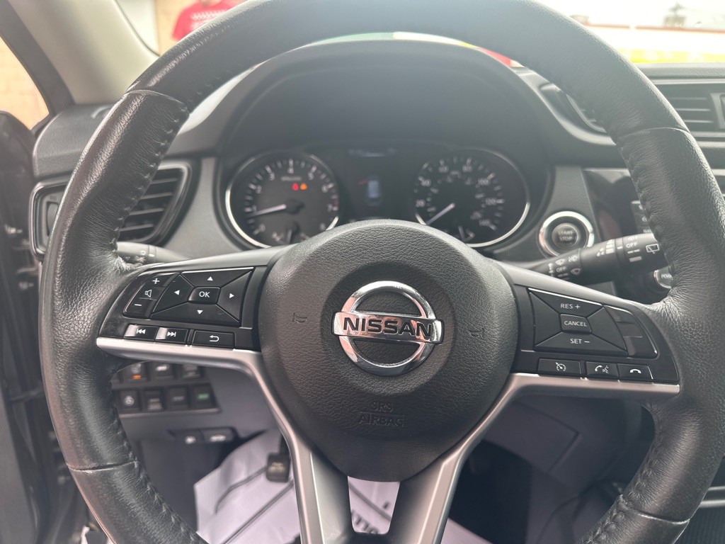 2017 Nissan Rogue Image 25