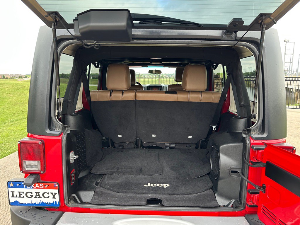 2012 Jeep Wrangler Unlimited Image 13