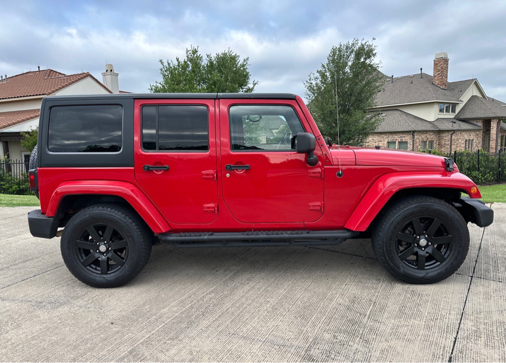 2012 Jeep Wrangler Unlimited Image 16