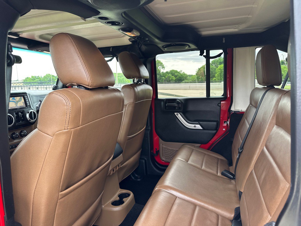 2012 Jeep Wrangler Unlimited Image 21