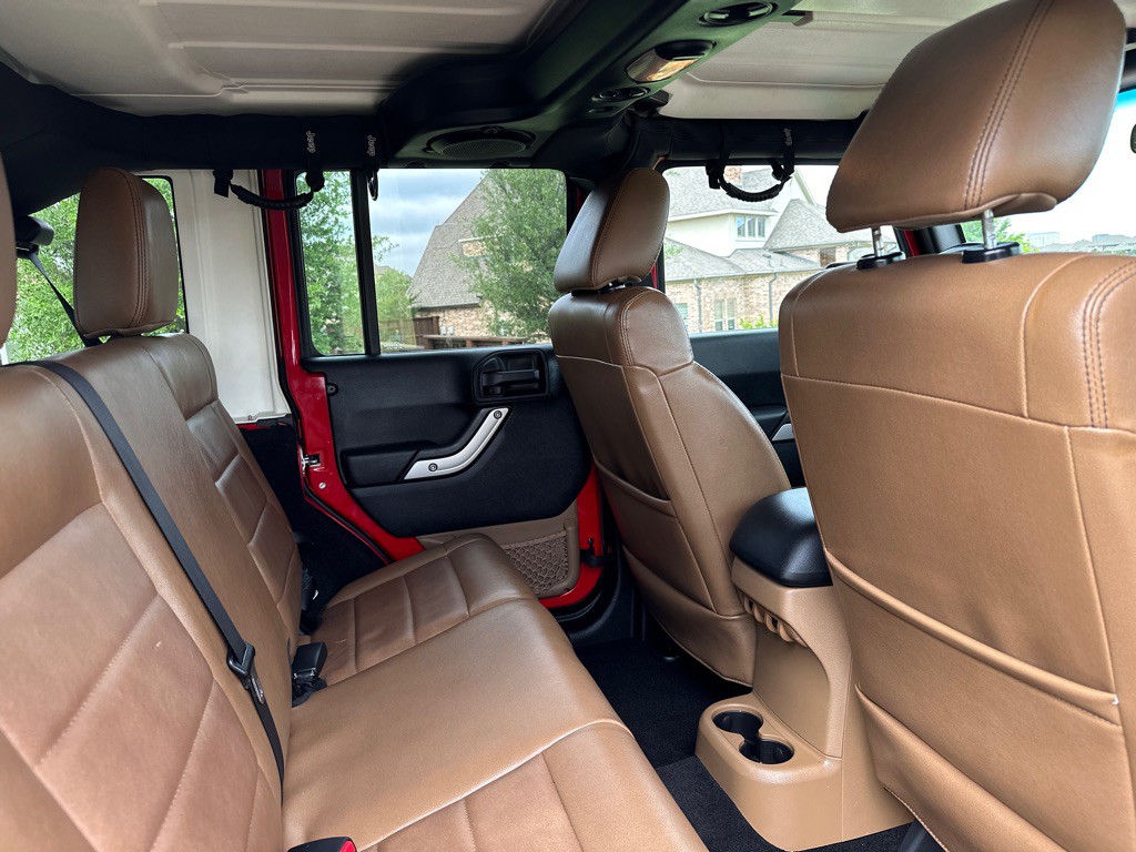 2012 Jeep Wrangler Unlimited Image 22