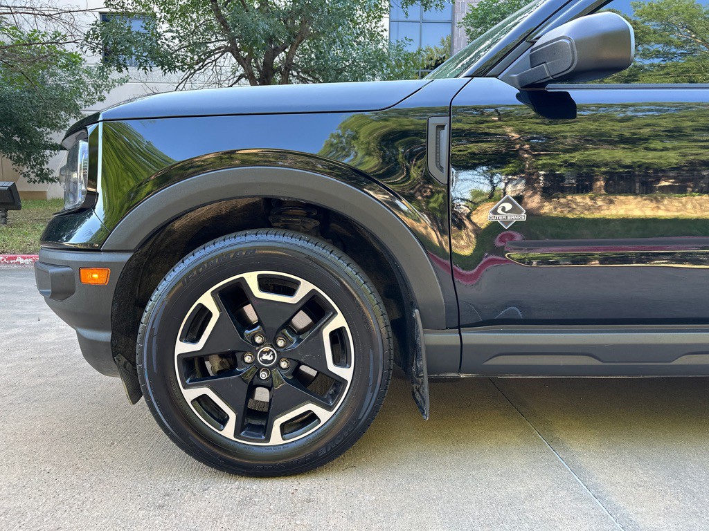 2022 Ford Bronco Image 10