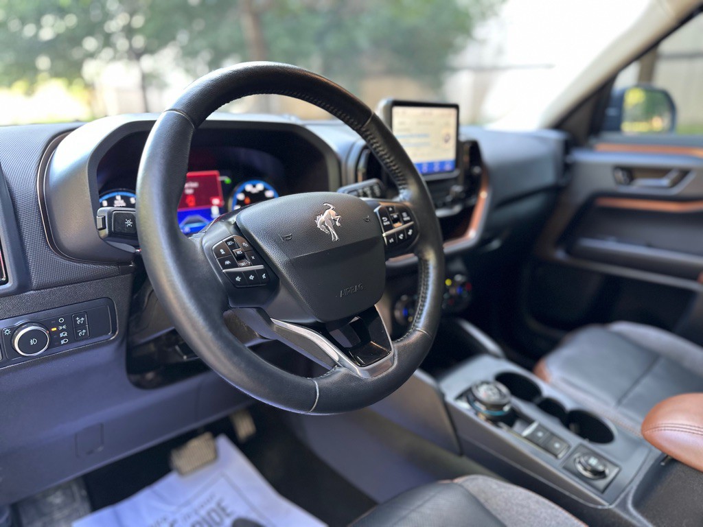 2022 Ford Bronco Image 24