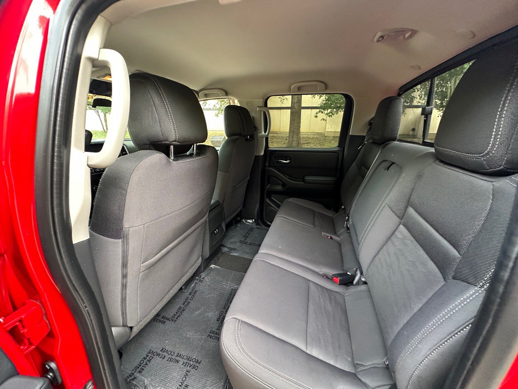 2022 Nissan Frontier Image 24