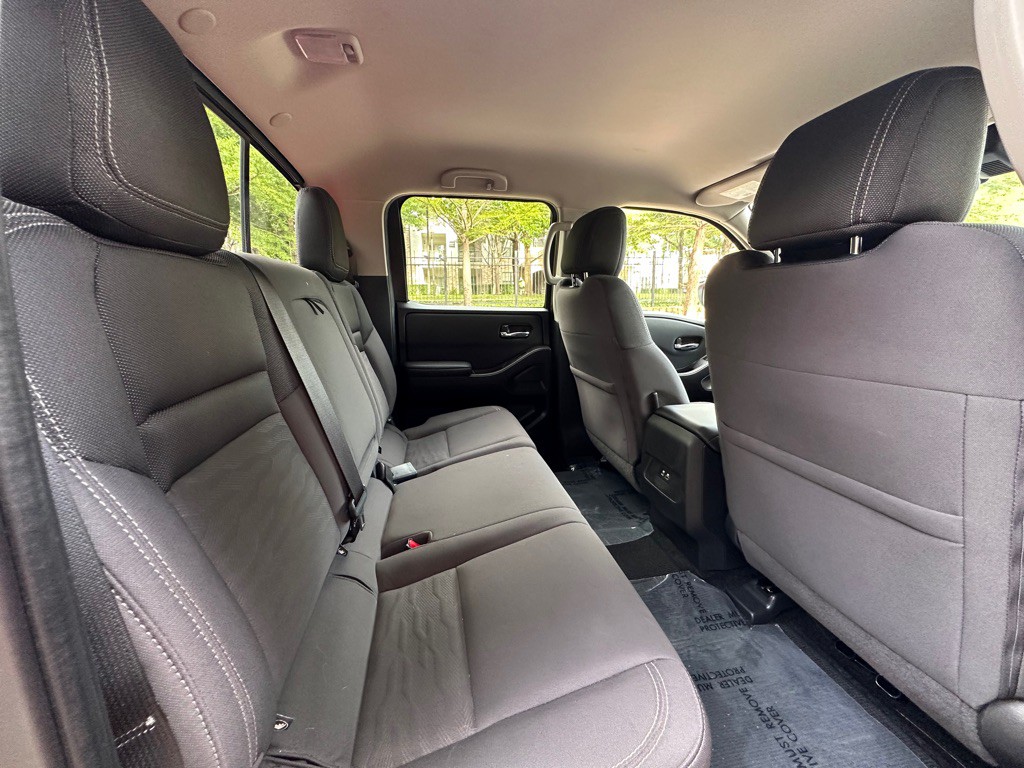 2022 Nissan Frontier Image 25
