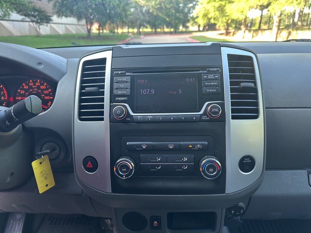 2018 Nissan Frontier Image 28