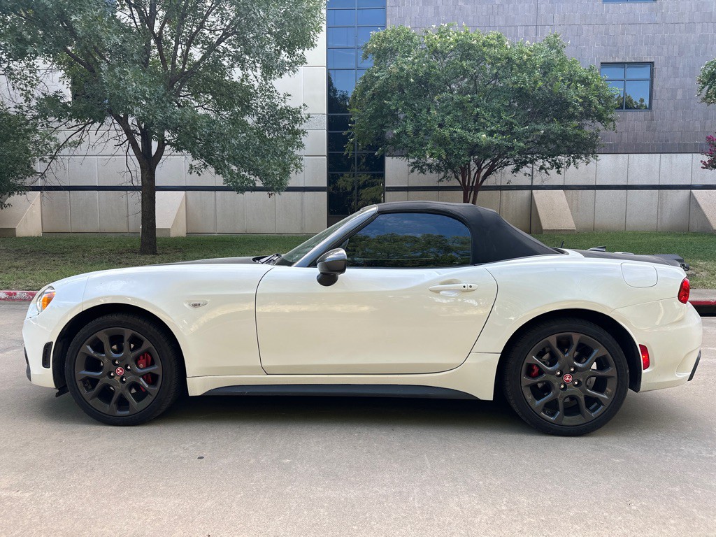 2018 FIAT 124 Spider Image 15
