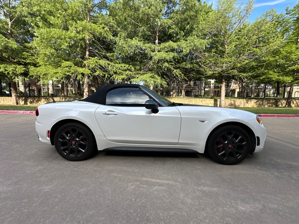 2018 FIAT 124 Spider Image 20