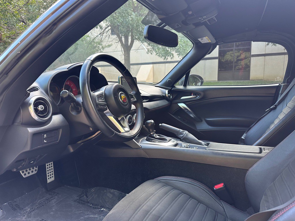 2018 FIAT 124 Spider Image 23