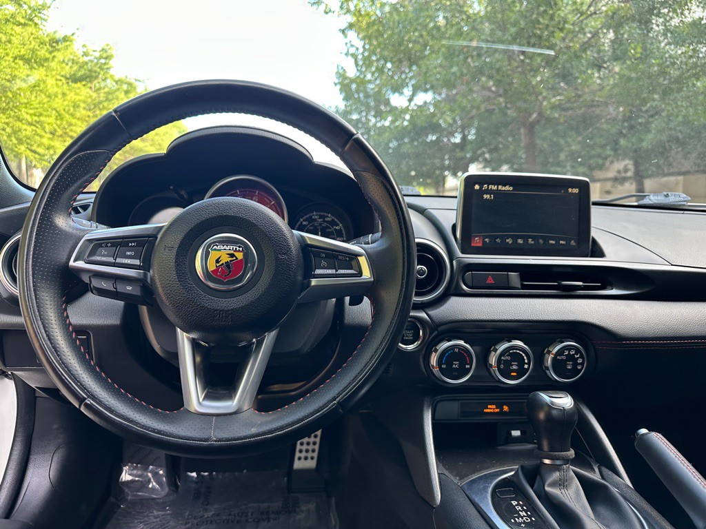 2018 FIAT 124 Spider Image 24
