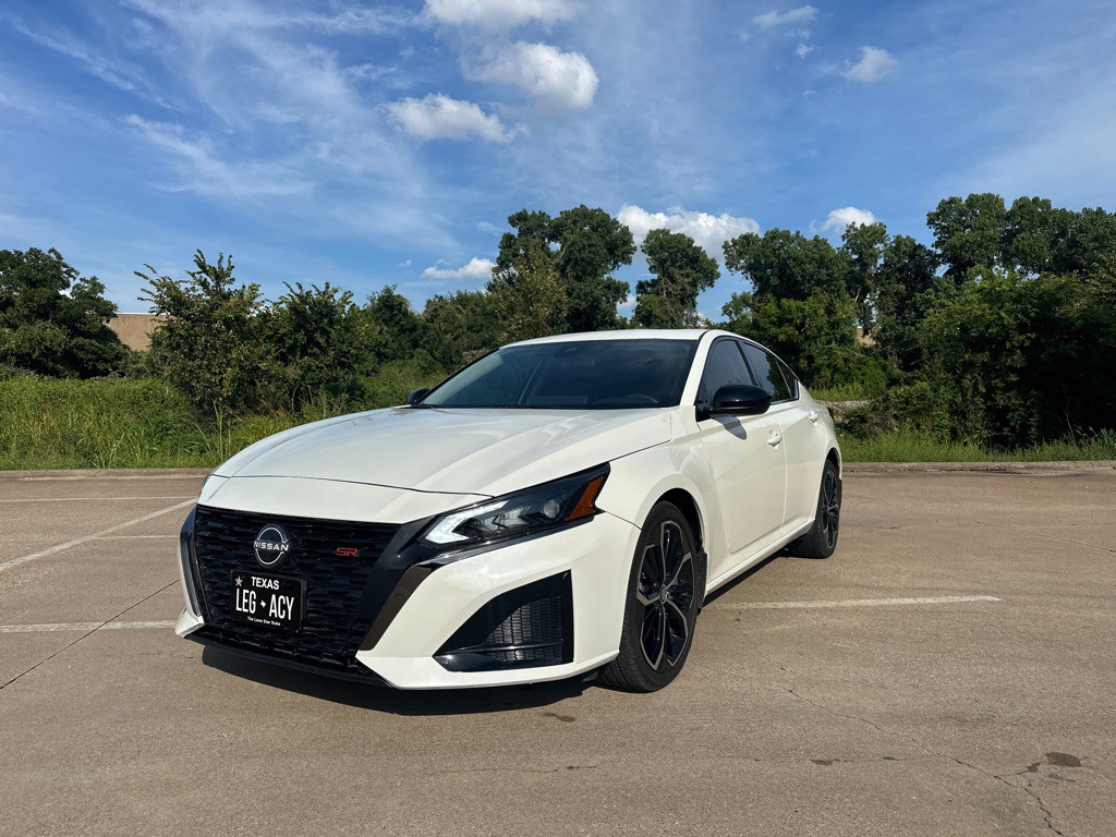 2023 Nissan Altima Image 8
