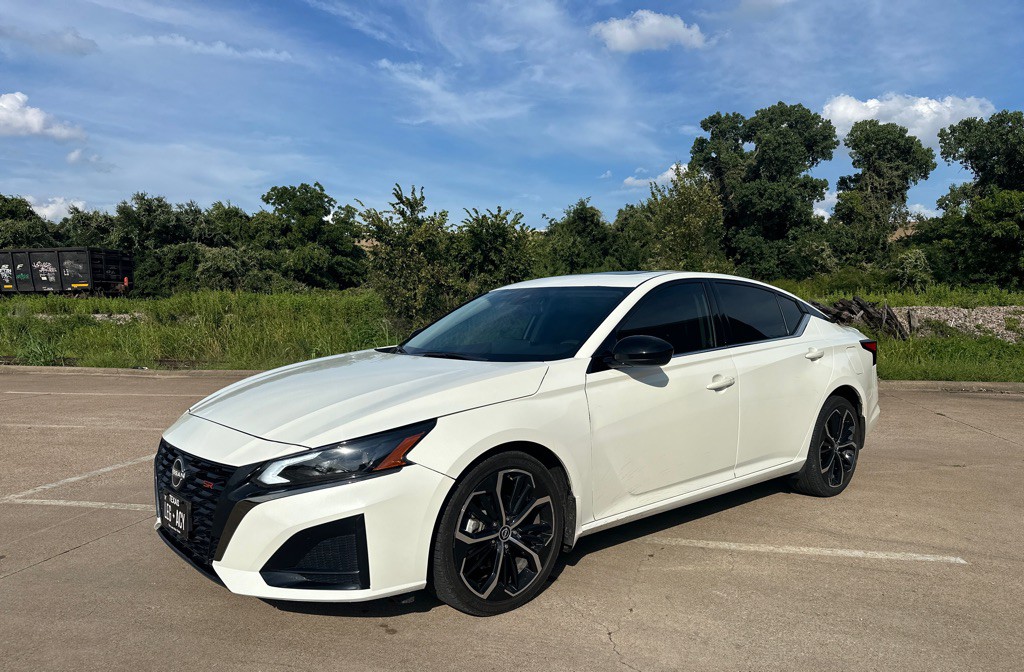 2023 Nissan Altima Image 12