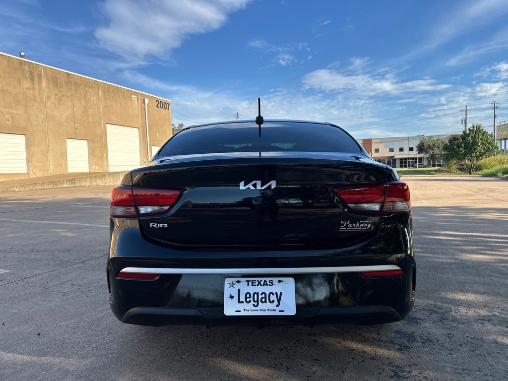 2022 Kia Rio Image 15
