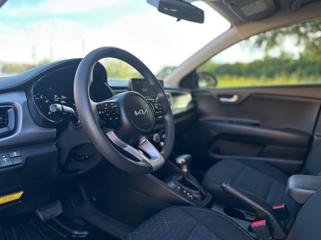 2022 Kia Rio Image 20