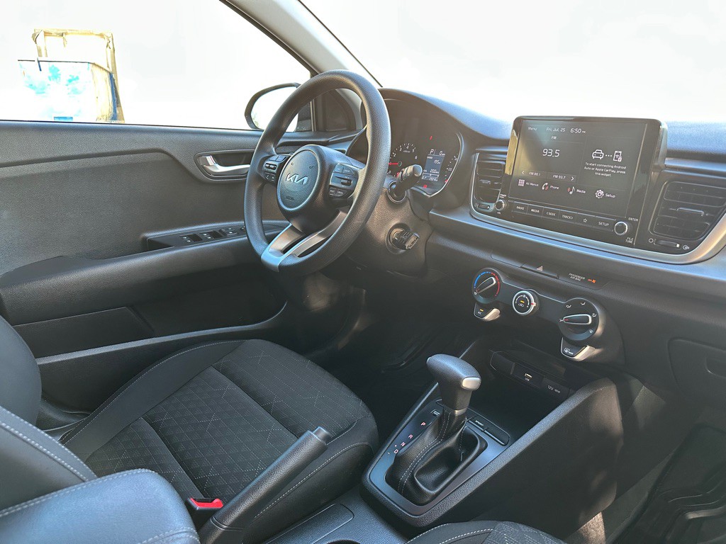 2022 Kia Rio Image 24
