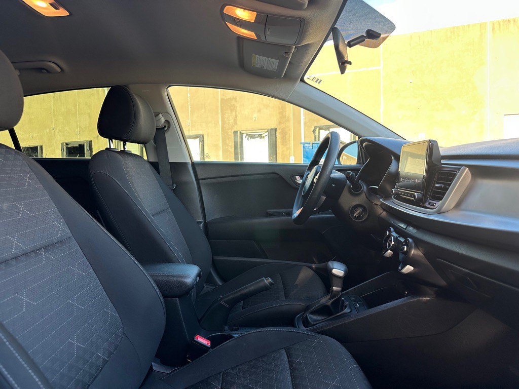 2022 Kia Rio Image 25