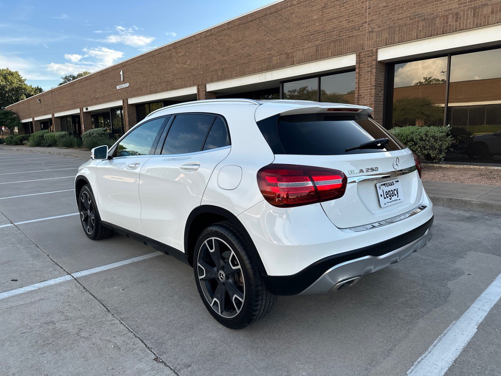 2019 Mercedes-Benz GLA-Class Image 14