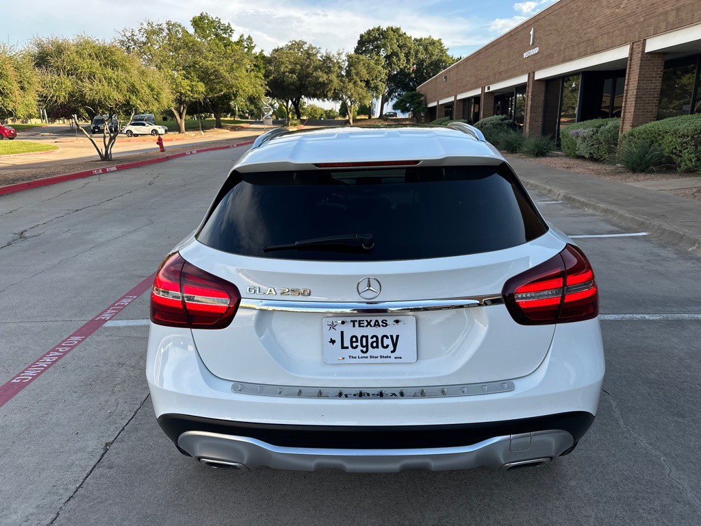 2019 Mercedes-Benz GLA-Class Image 18