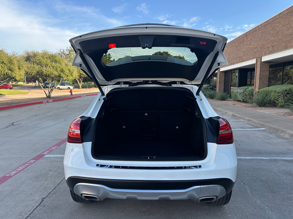 2019 Mercedes-Benz GLA-Class Image 19