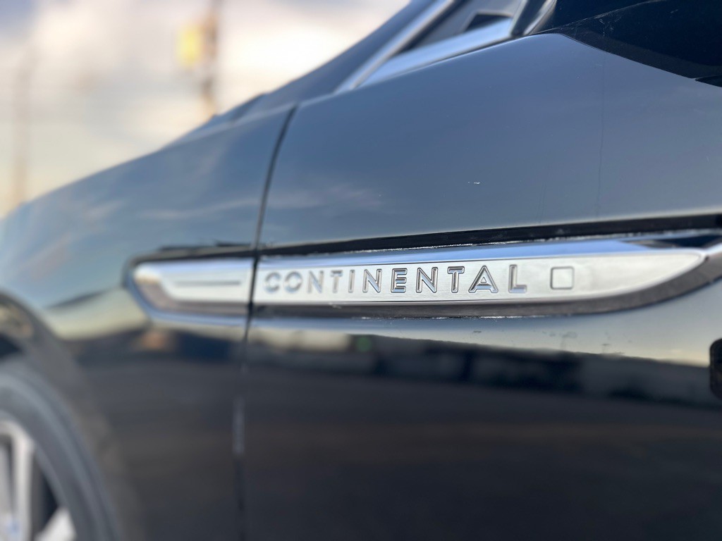 2018 Lincoln Continental Image 15