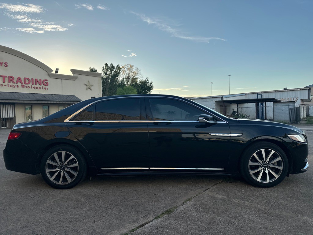 2018 Lincoln Continental Image 22