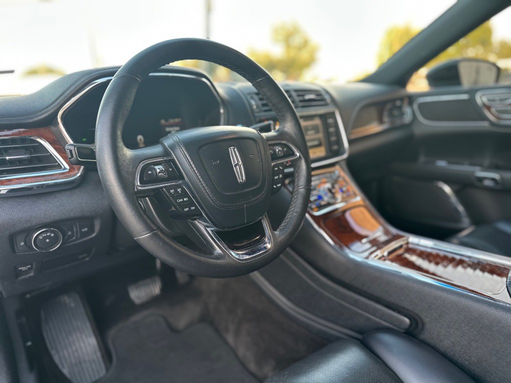 2018 Lincoln Continental Image 24