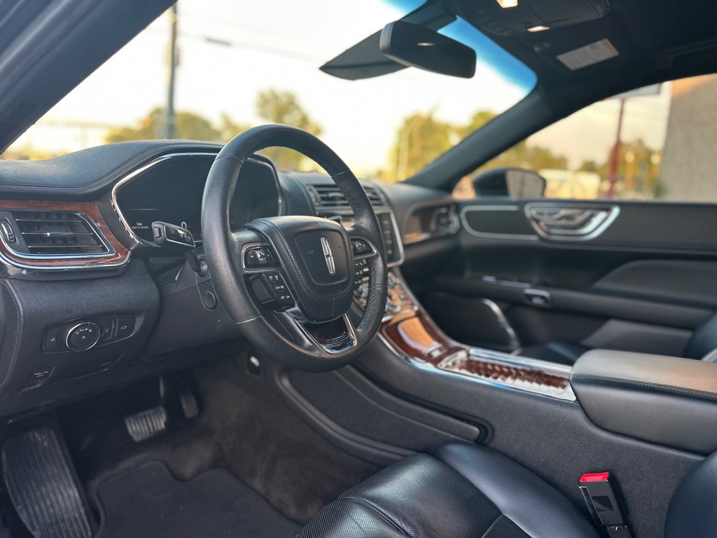 2018 Lincoln Continental Image 25