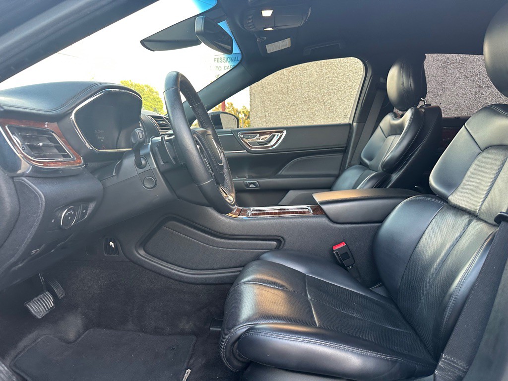 2018 Lincoln Continental Image 27