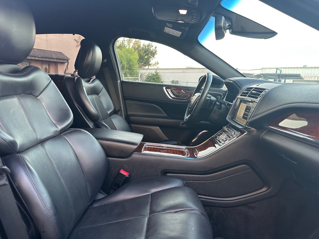 2018 Lincoln Continental Image 33