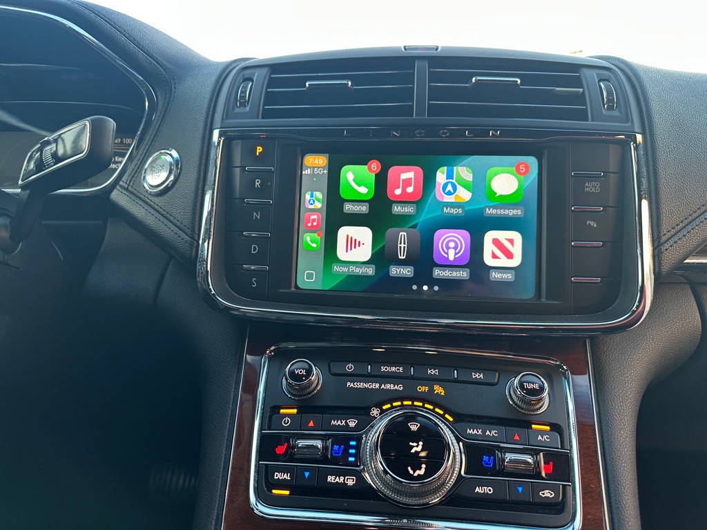 2018 Lincoln Continental Image 36