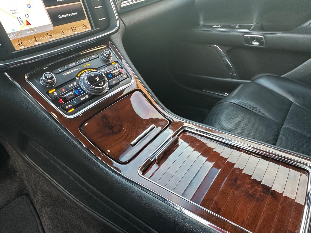 2018 Lincoln Continental Image 37