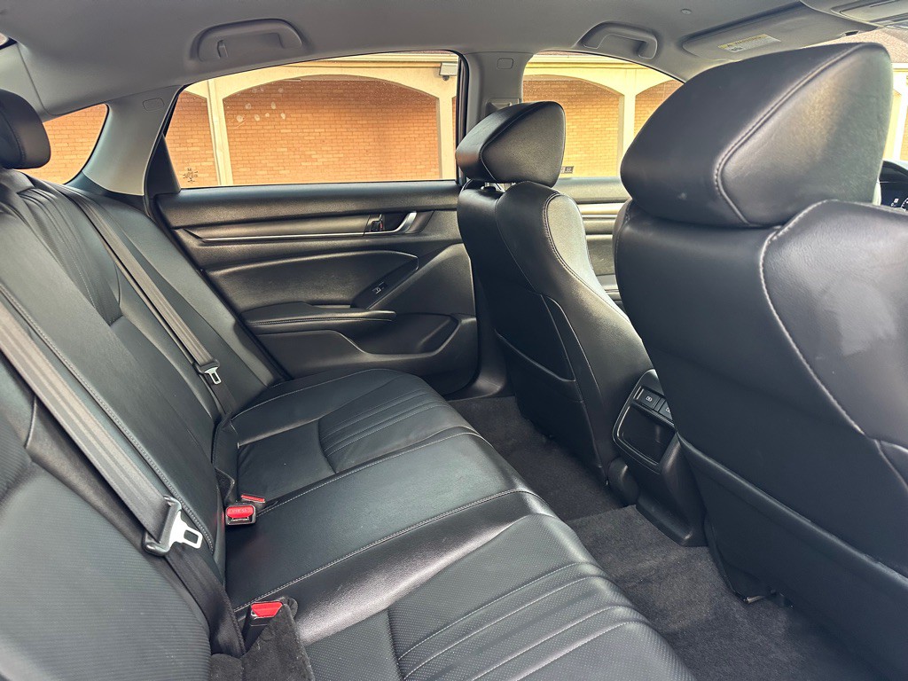 2022 Honda Accord Image 32