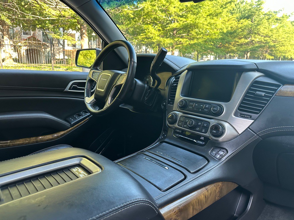 2017 GMC Yukon Image 35