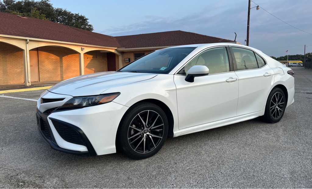 2021 Toyota Camry Image 8