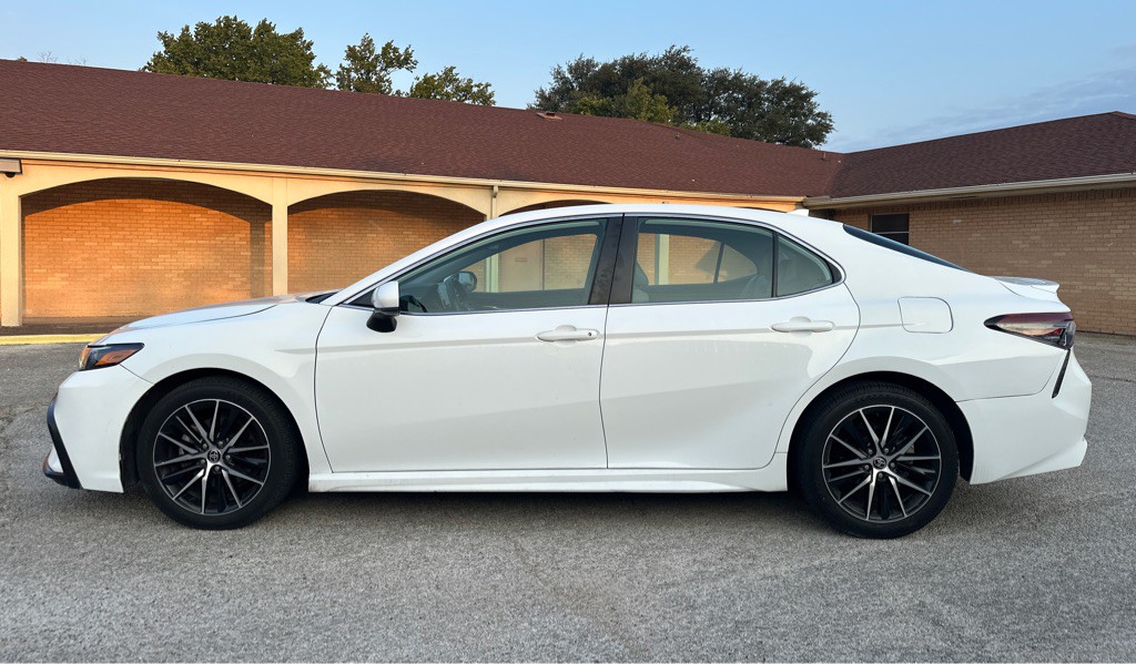 2021 Toyota Camry Image 14