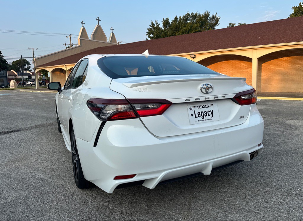 2021 Toyota Camry Image 16