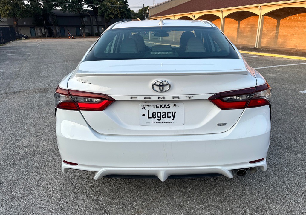 2021 Toyota Camry Image 17