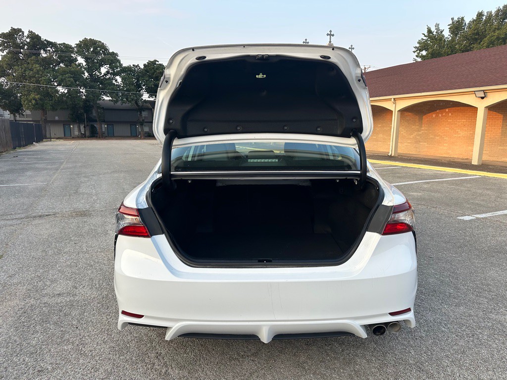 2021 Toyota Camry Image 18