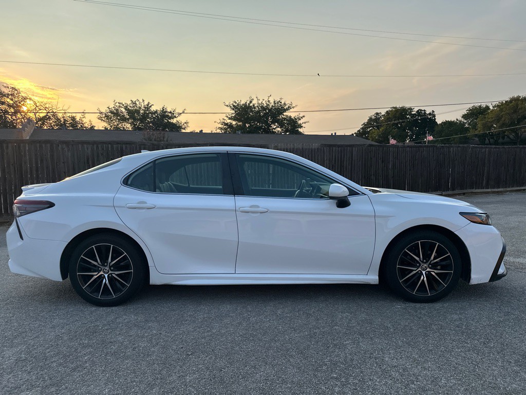 2021 Toyota Camry Image 20