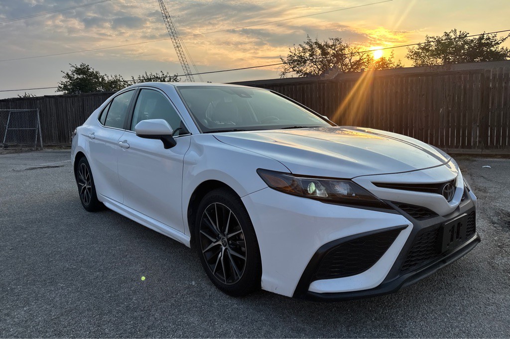 2021 Toyota Camry Image 21